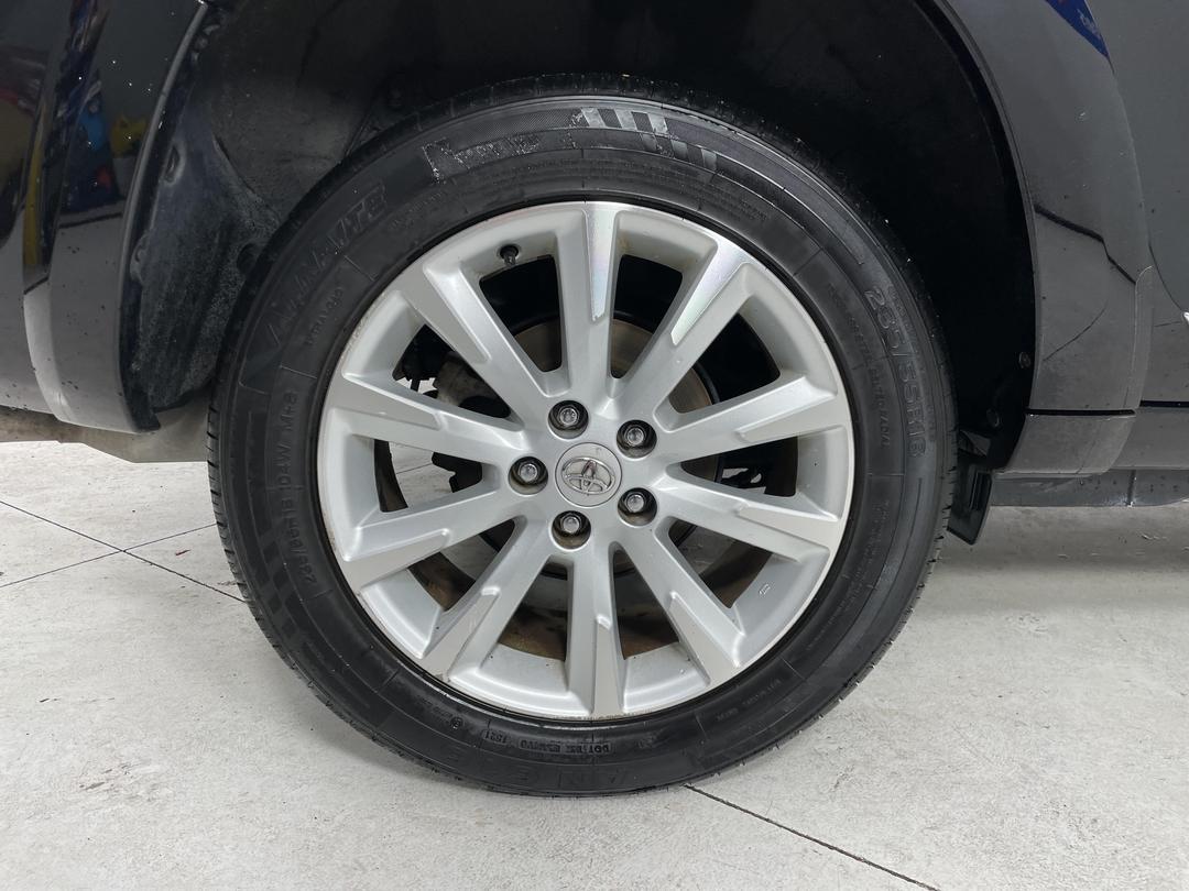 Photo '12' of Toyota Vanguard