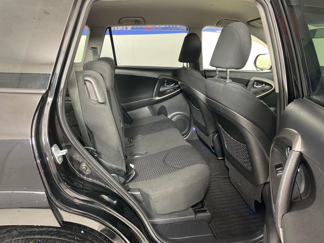 Photo '20' of Toyota Vanguard