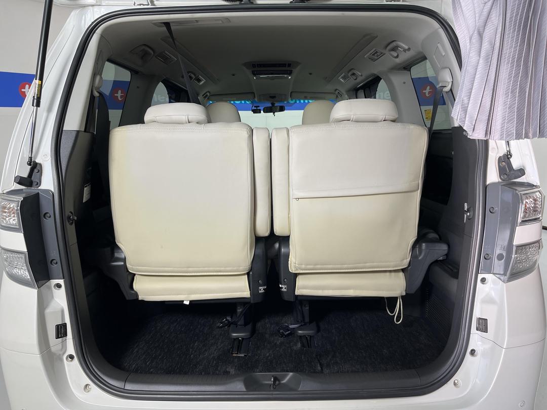 Photo '14' of Toyota Vellfire