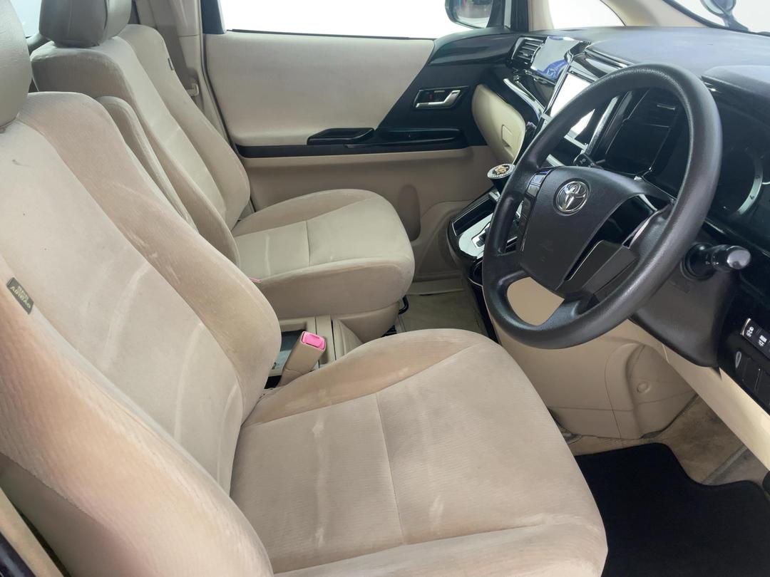 Photo '16' of Toyota Vellfire