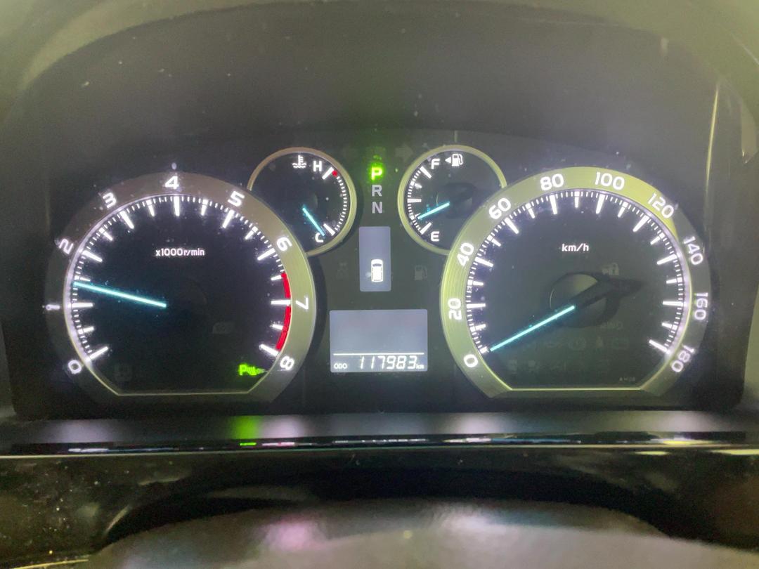 Photo '20' of Toyota Vellfire