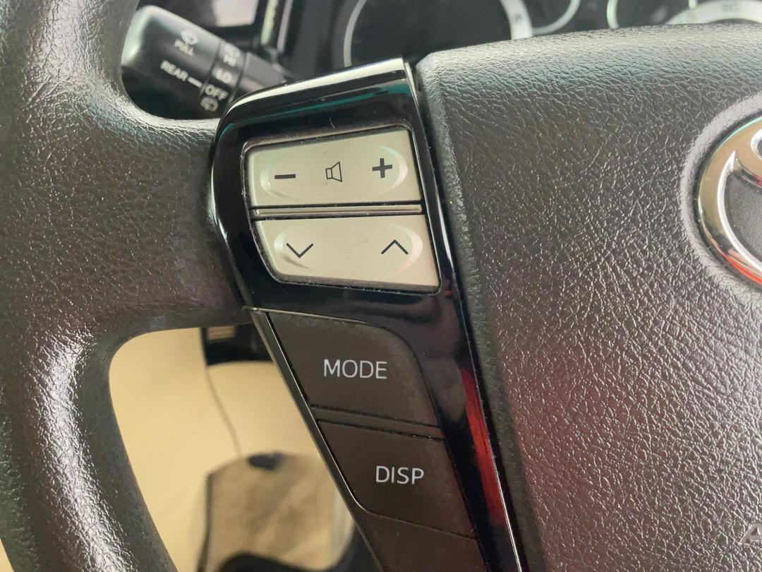 Photo '23' of Toyota Vellfire