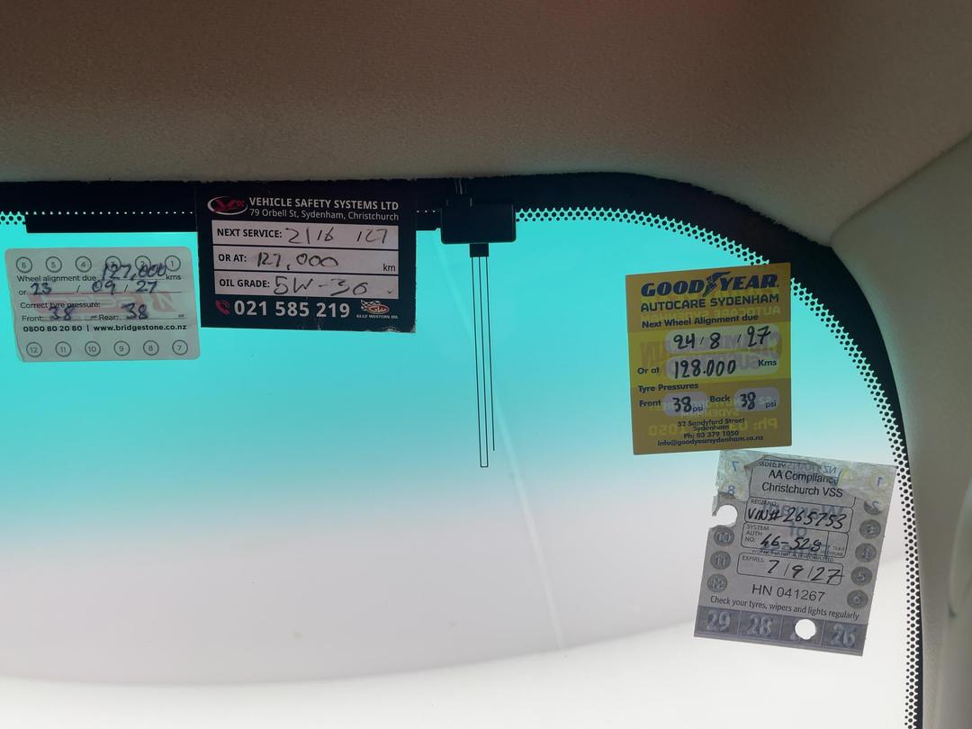 Photo '25' of Toyota Vellfire