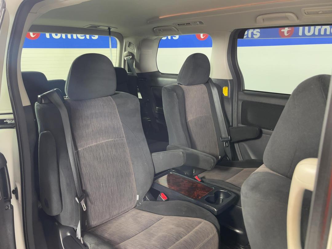 Photo '19' of Toyota Vellfire