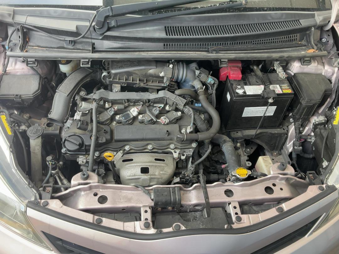 Photo '10' of Toyota Vitz Photo '10' of Toyota Vitz