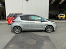 Thumbnail '8' of Toyota Vitz