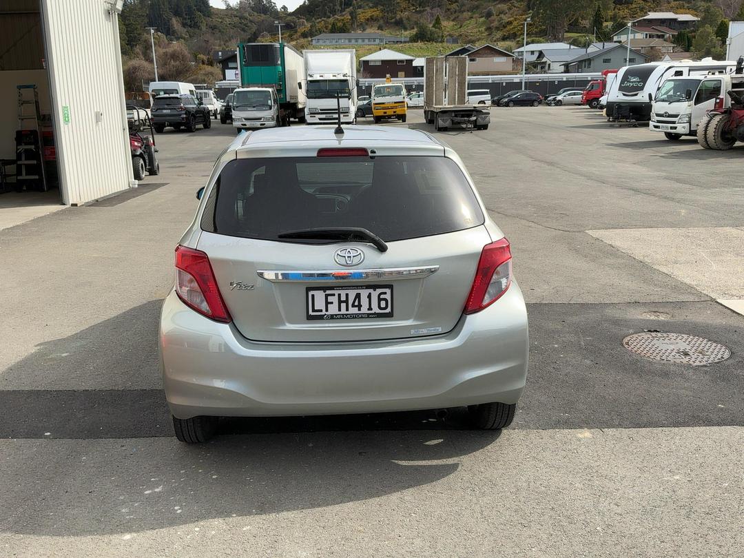 Photo '6' of Toyota Vitz Photo '6' of Toyota Vitz