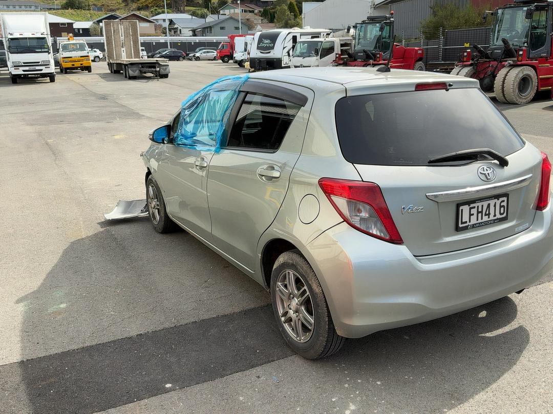 Photo '7' of Toyota Vitz Photo '7' of Toyota Vitz