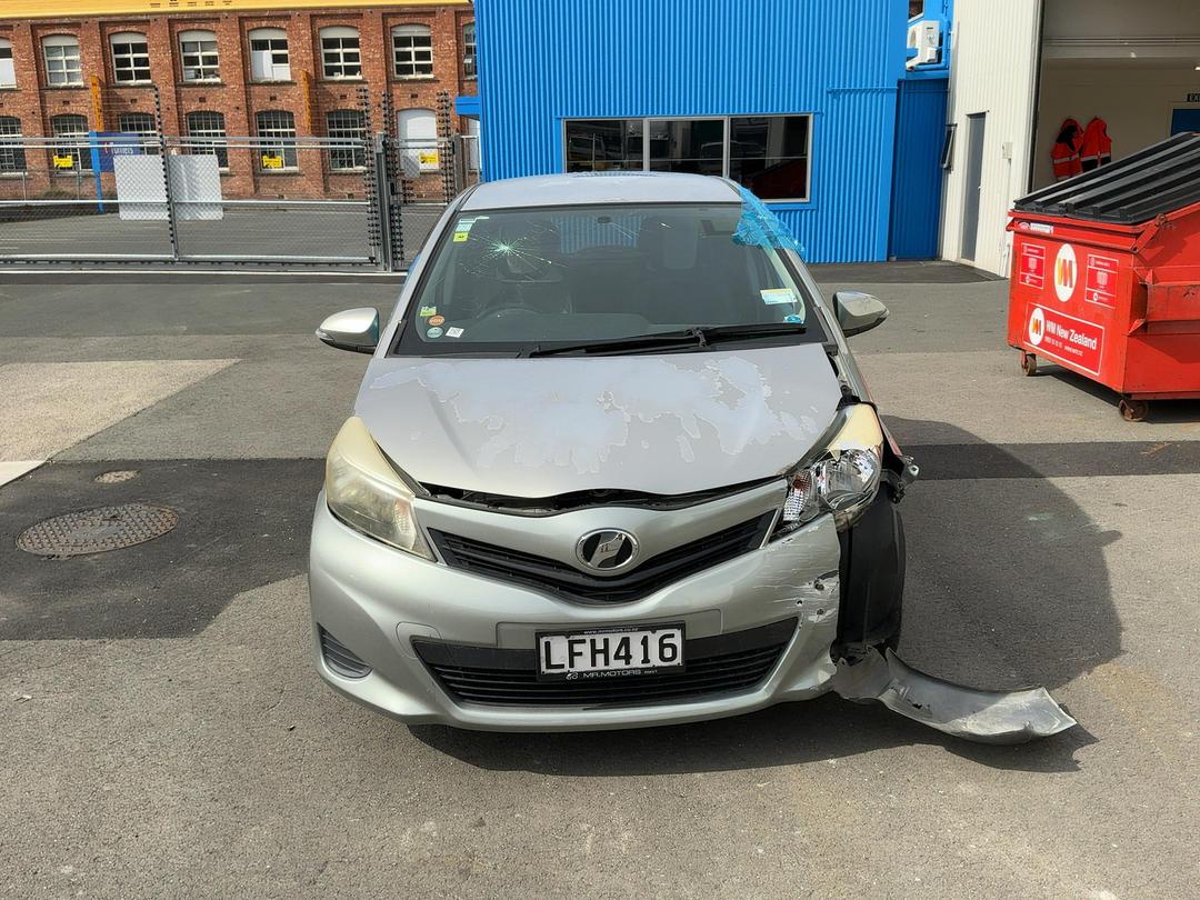 Photo '2' of Toyota Vitz Photo '2' of Toyota Vitz