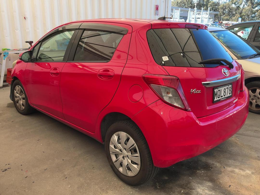 Photo '7' of Toyota Vitz Photo '7' of Toyota Vitz