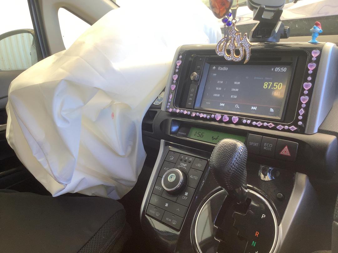 Photo '18' of Toyota Wish