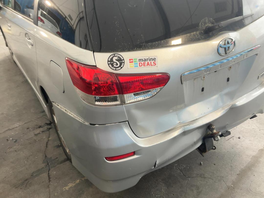 Photo '11' of Toyota Wish Photo '11' of Toyota Wish