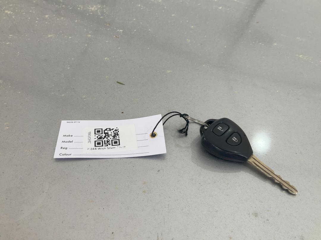 Photo '21' of Toyota Wish Photo '21' of Toyota Wish