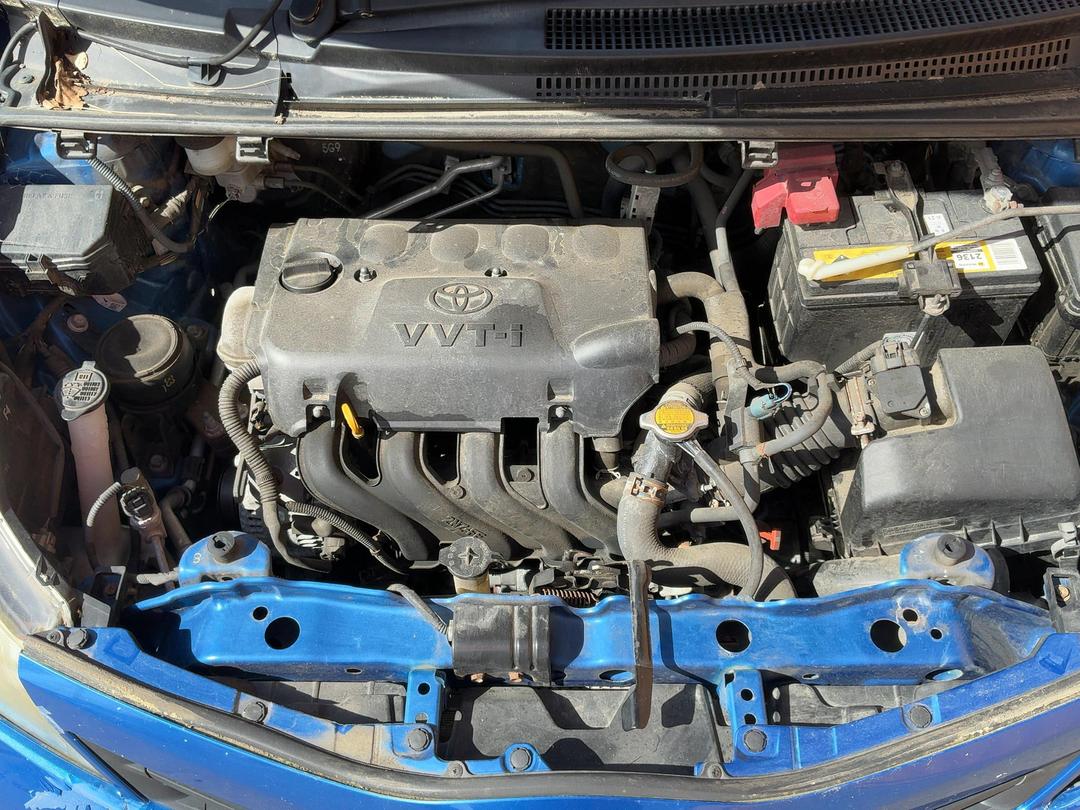 Photo '2' of Toyota Yaris YR