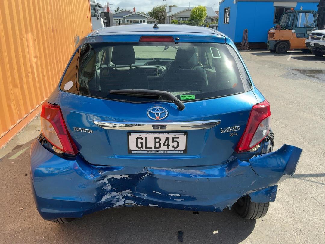Photo '6' of Toyota Yaris YR