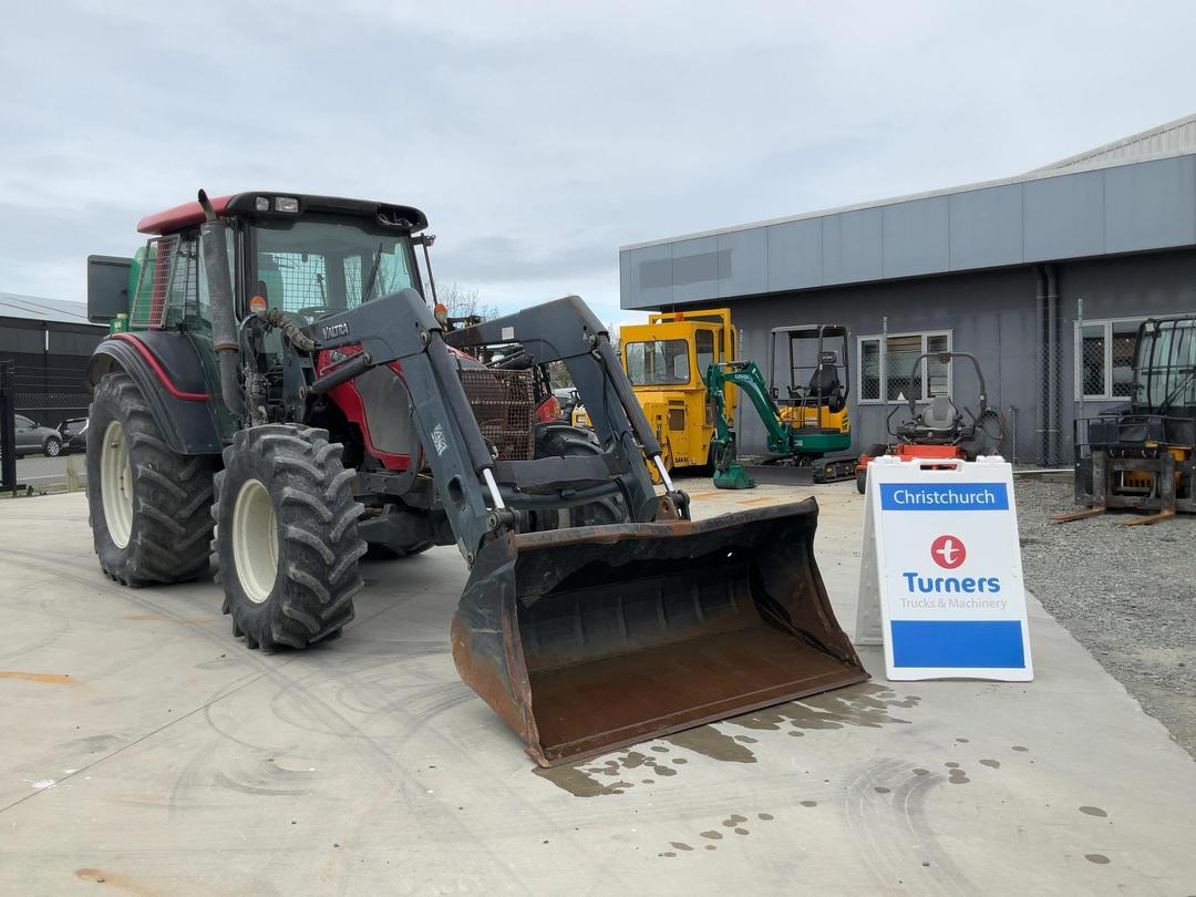 Photo '1' of Tractor VALTRA N92 Tractor