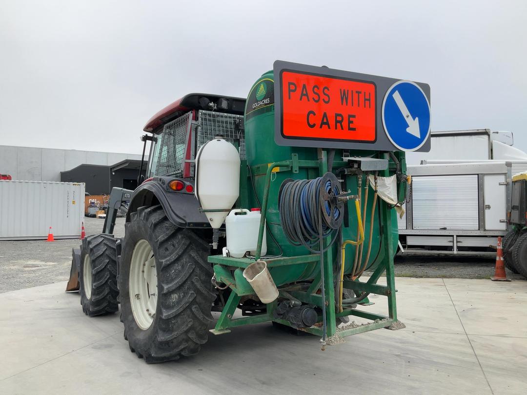 Photo '6' of Tractor VALTRA N92 Tractor