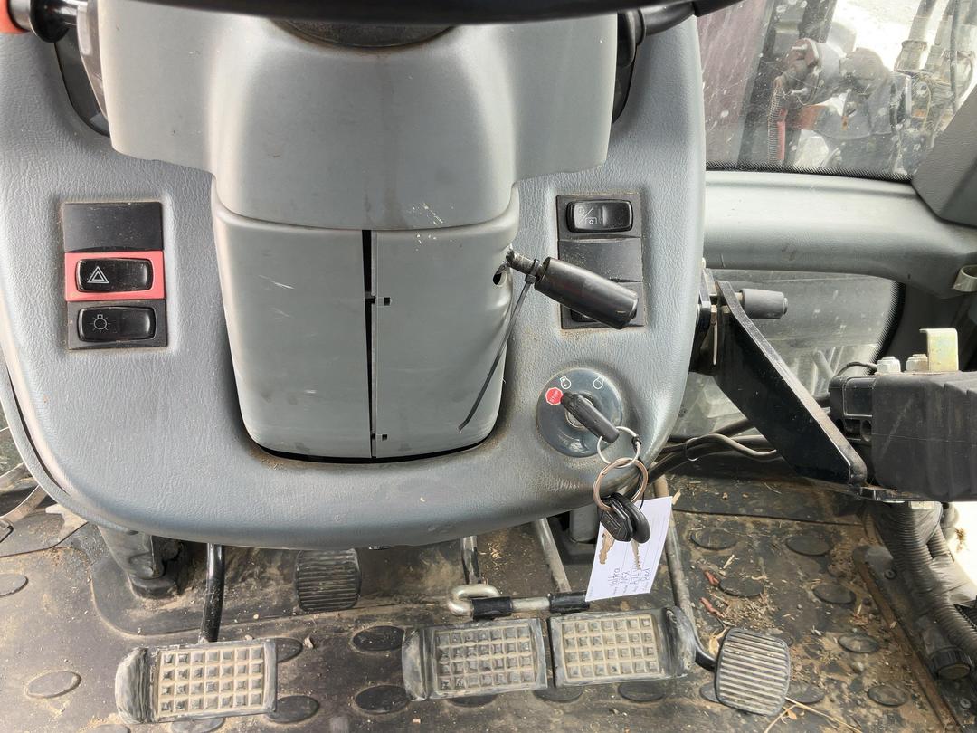Photo '20' of Tractor VALTRA N92 Tractor