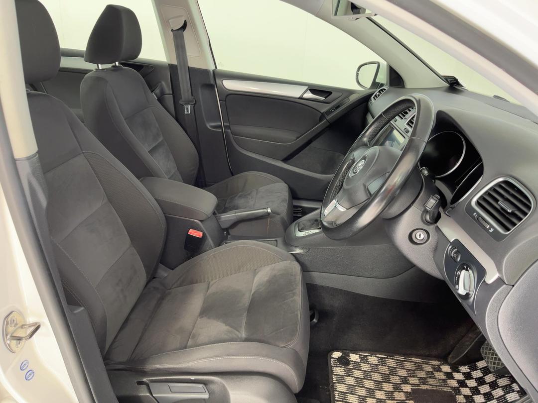 Photo '16' of Volkswagen Golf