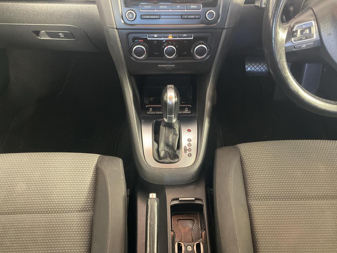 Photo '18' of Volkswagen Golf