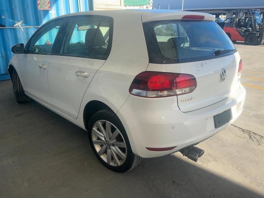 Photo '4' of Volkswagen Golf TSI