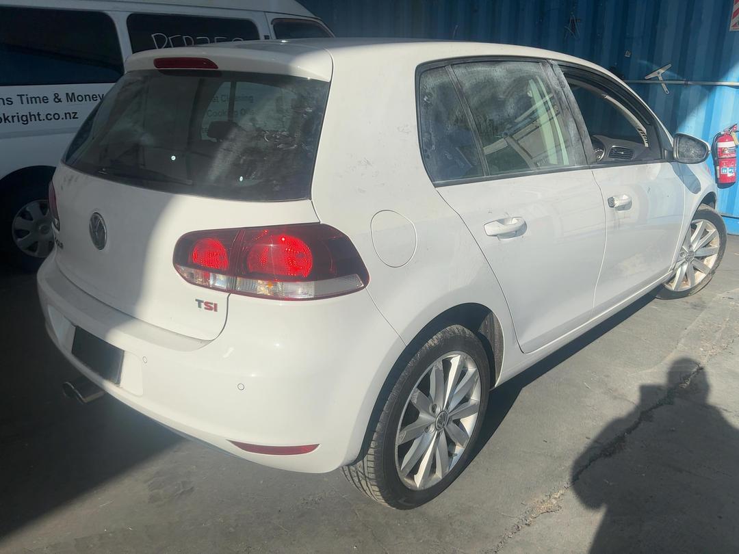 Photo '6' of Volkswagen Golf TSI