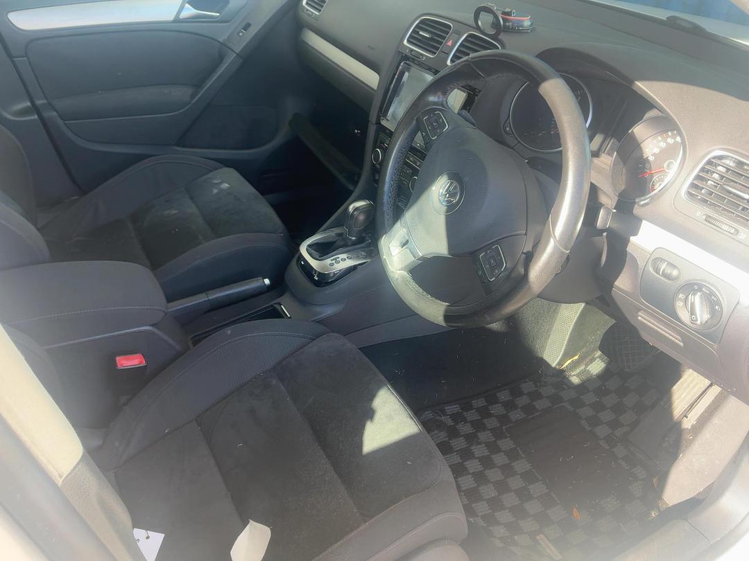 Photo '8' of Volkswagen Golf TSI