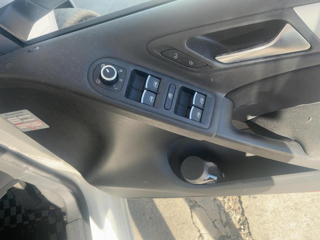 Photo '9' of Volkswagen Golf TSI