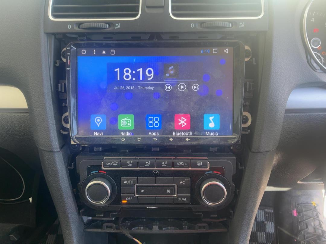 Photo '16' of Volkswagen Golf TSI