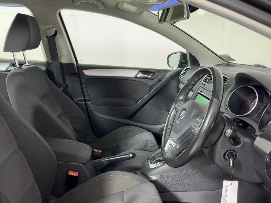 Photo '16' of Volkswagen Golf