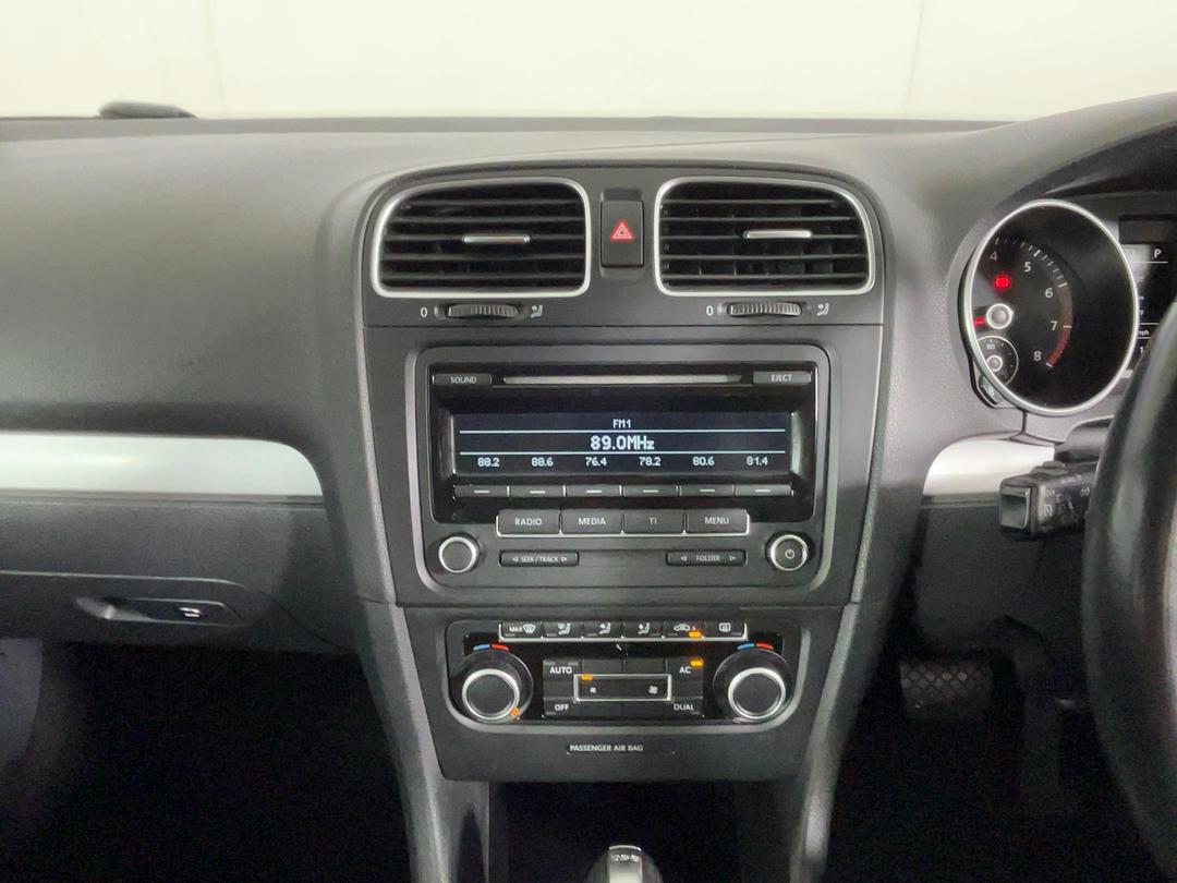 Photo '18' of Volkswagen Golf