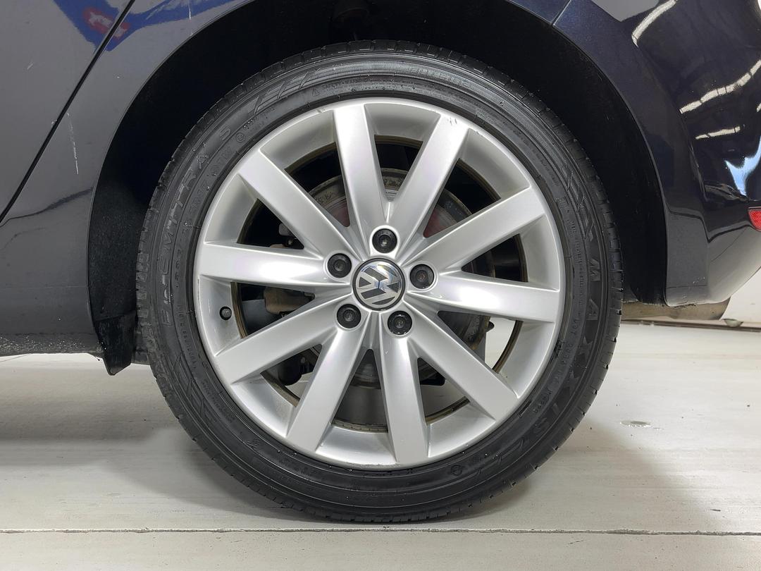 Photo '11' of Volkswagen Golf