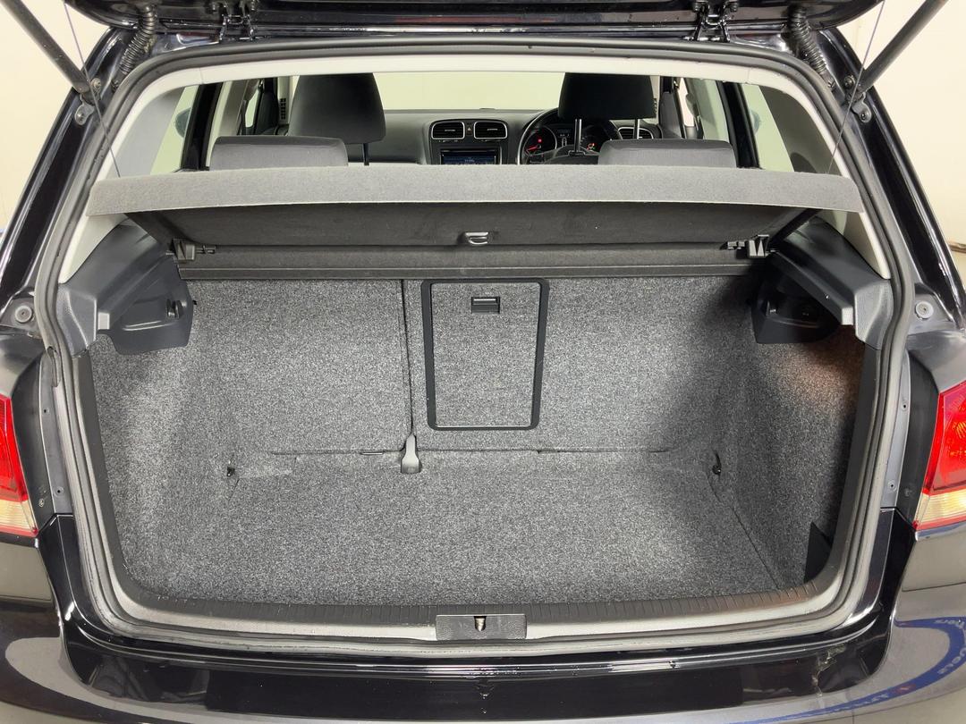 Photo '14' of Volkswagen Golf