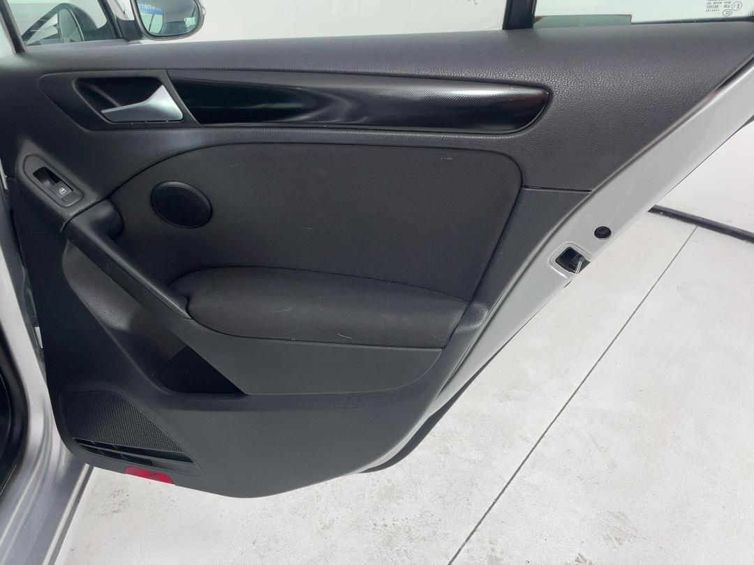 Photo '19' of Volkswagen Golf