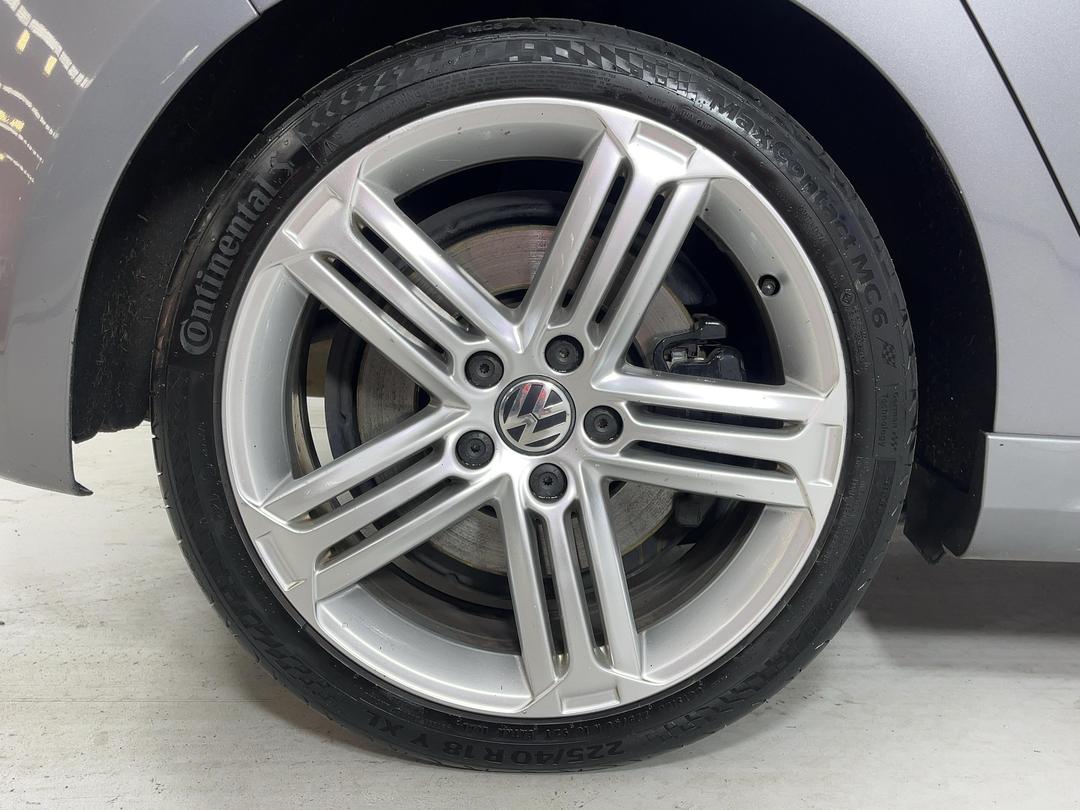 Photo '12' of Volkswagen Golf