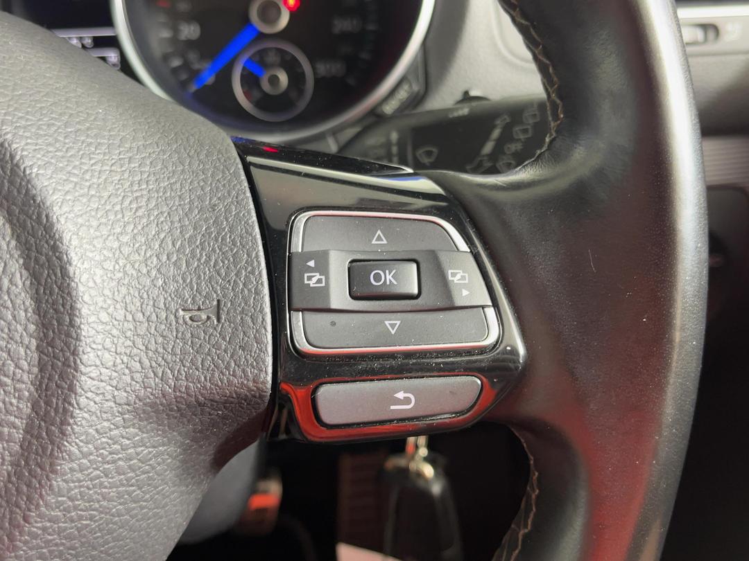 Photo '23' of Volkswagen Golf