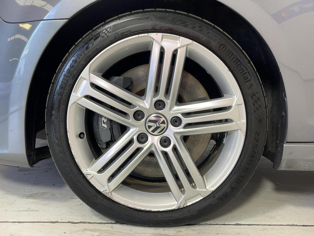 Photo '10' of Volkswagen Golf