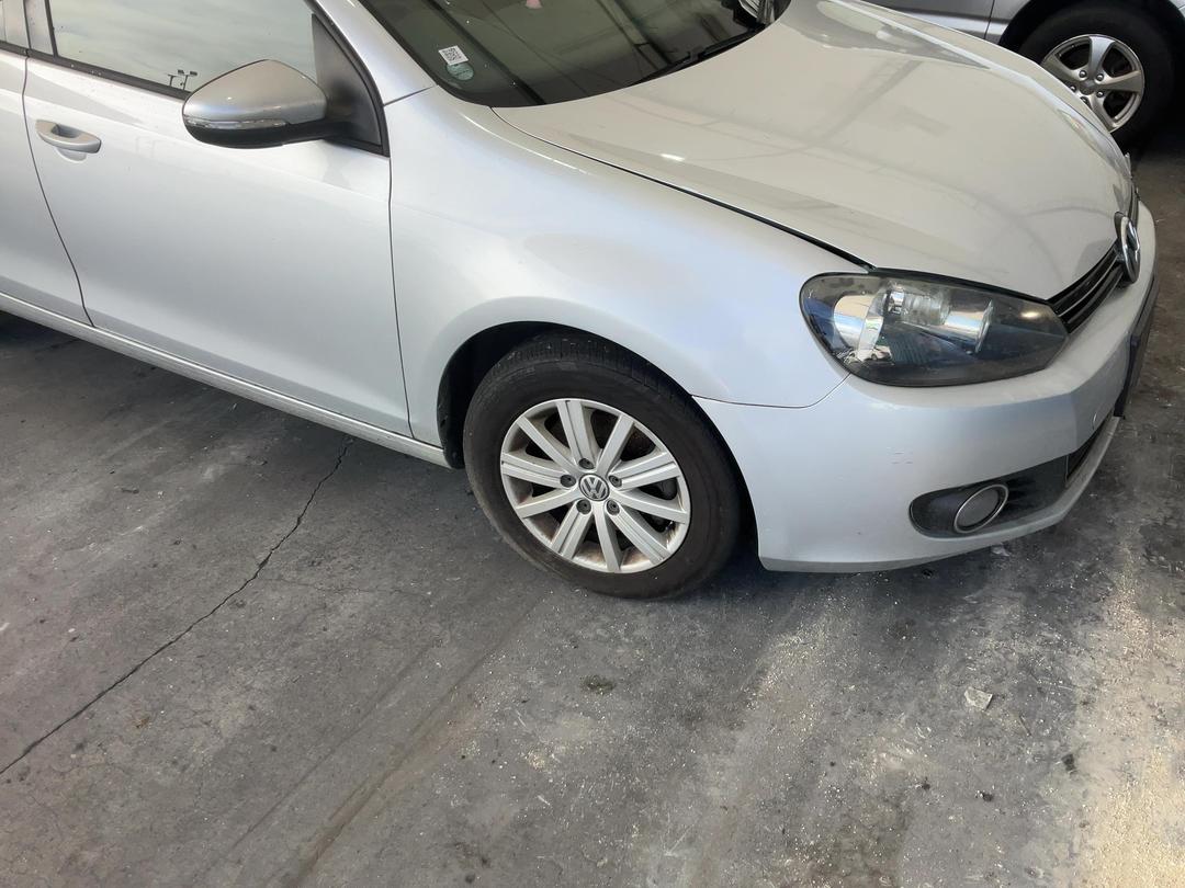 Photo '2' of Volkswagen Golf TSI Photo '2' of Volkswagen Golf TSI