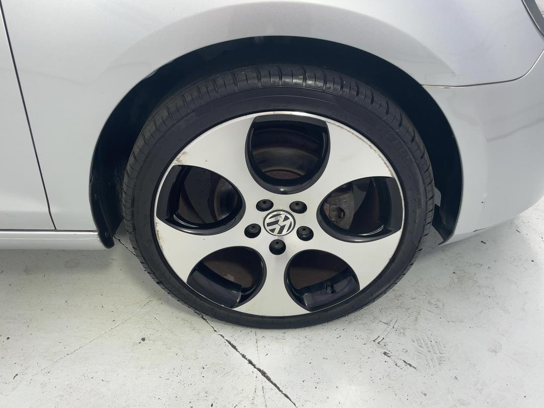 Photo '9' of Volkswagen Golf