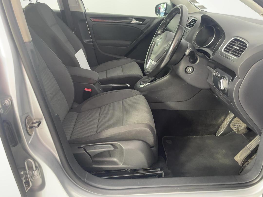 Photo '16' of Volkswagen Golf