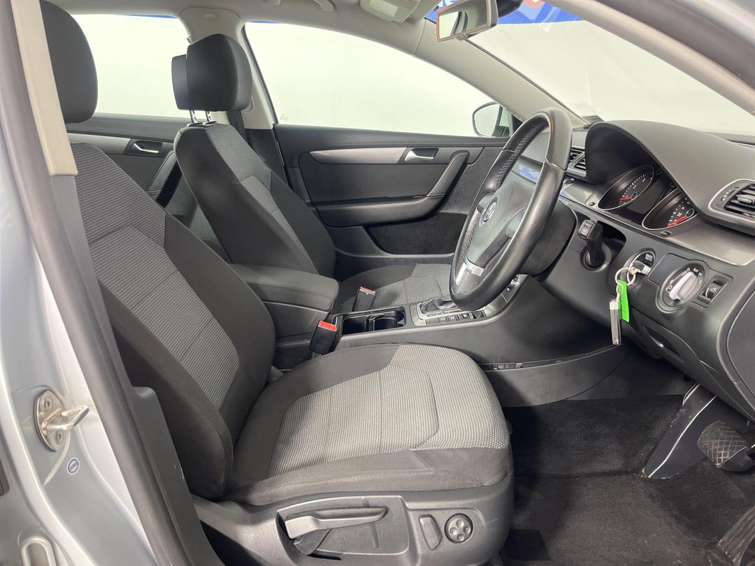 Photo '16' of Volkswagen Passat