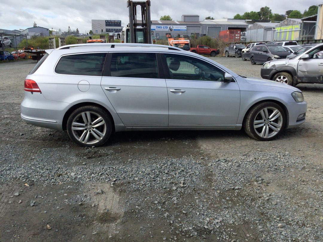 Photo '8' of Volkswagen Passat VAR TDI 125KW CL Photo '8' of Volkswagen Passat VAR TDI 125KW CL