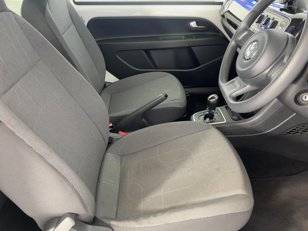 Photo '16' of Volkswagen UP