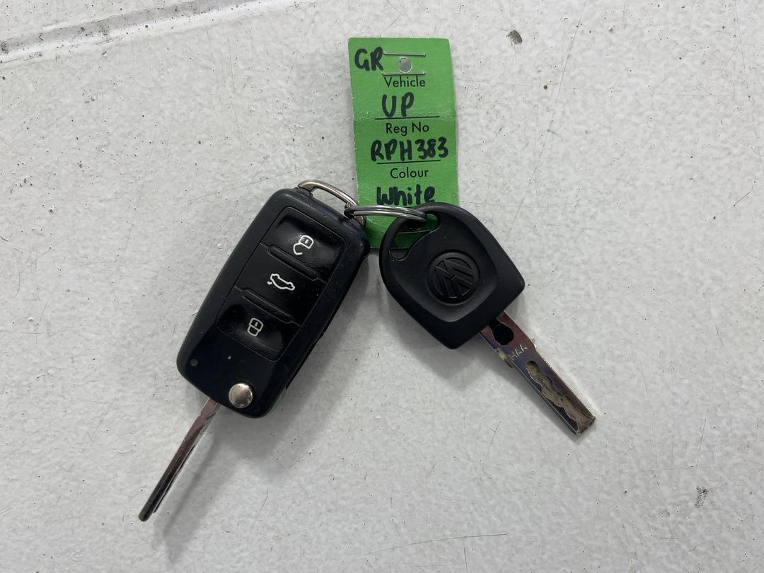 Photo '21' of Volkswagen UP
