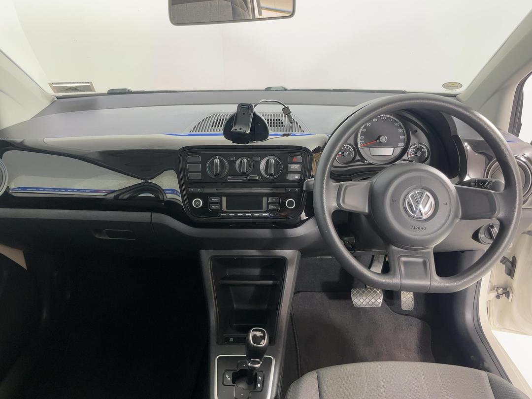 Photo '17' of Volkswagen UP