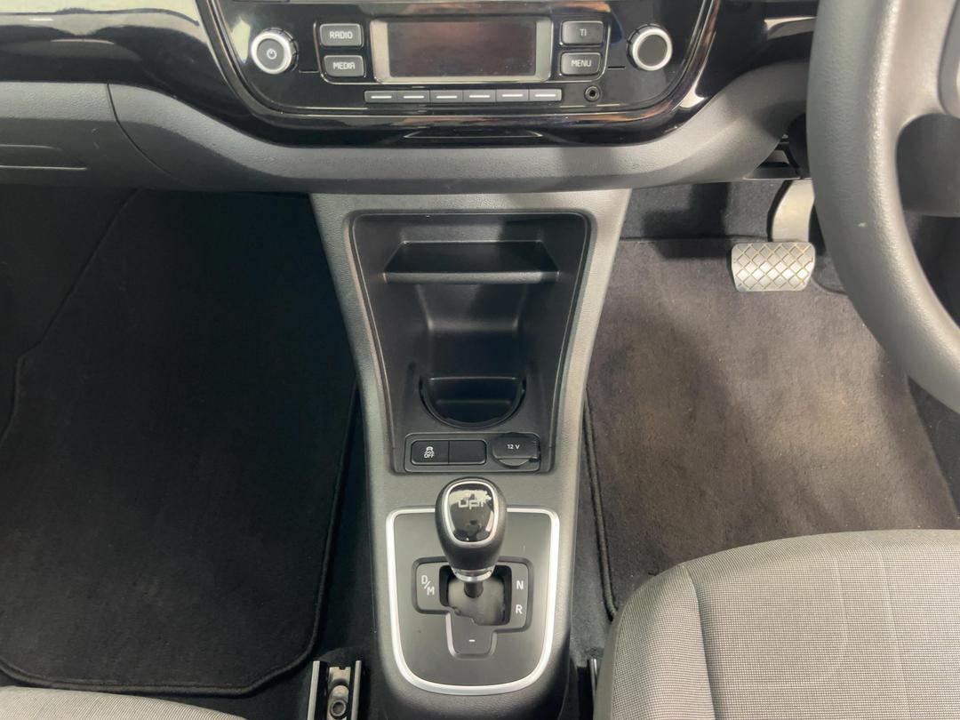 Photo '18' of Volkswagen UP