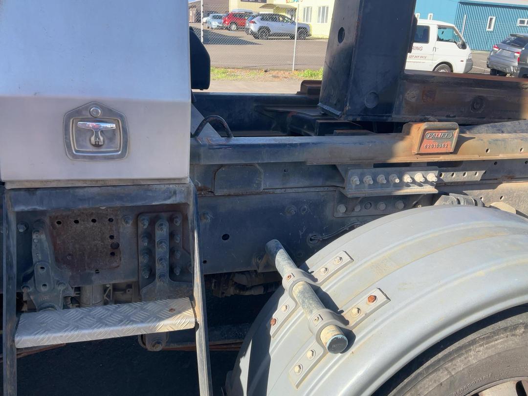 Photo '27' of Volvo FM 500 Hook Bin