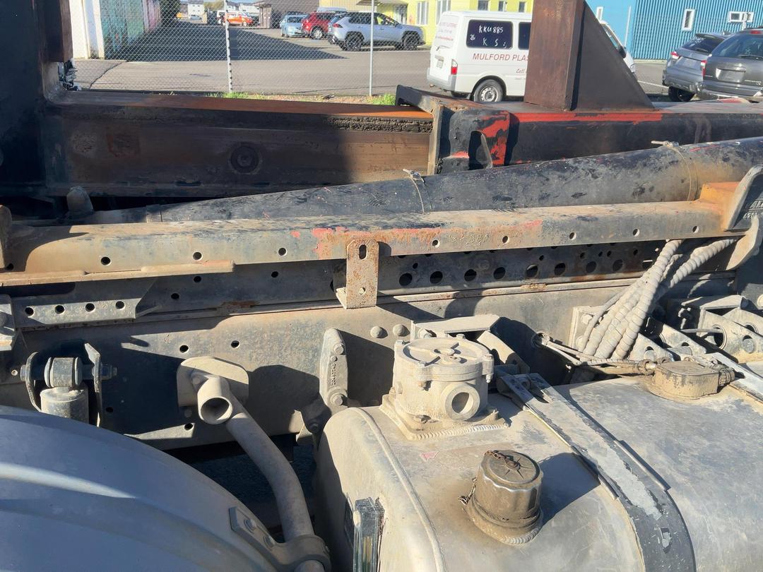 Photo '29' of Volvo FM 500 Hook Bin