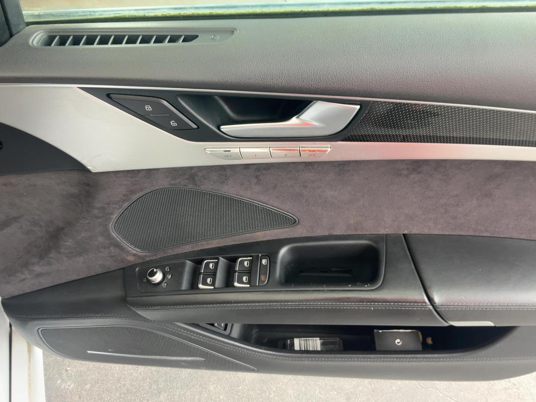 Photo '12' of Audi S8 V8T Tfsi Quattro A