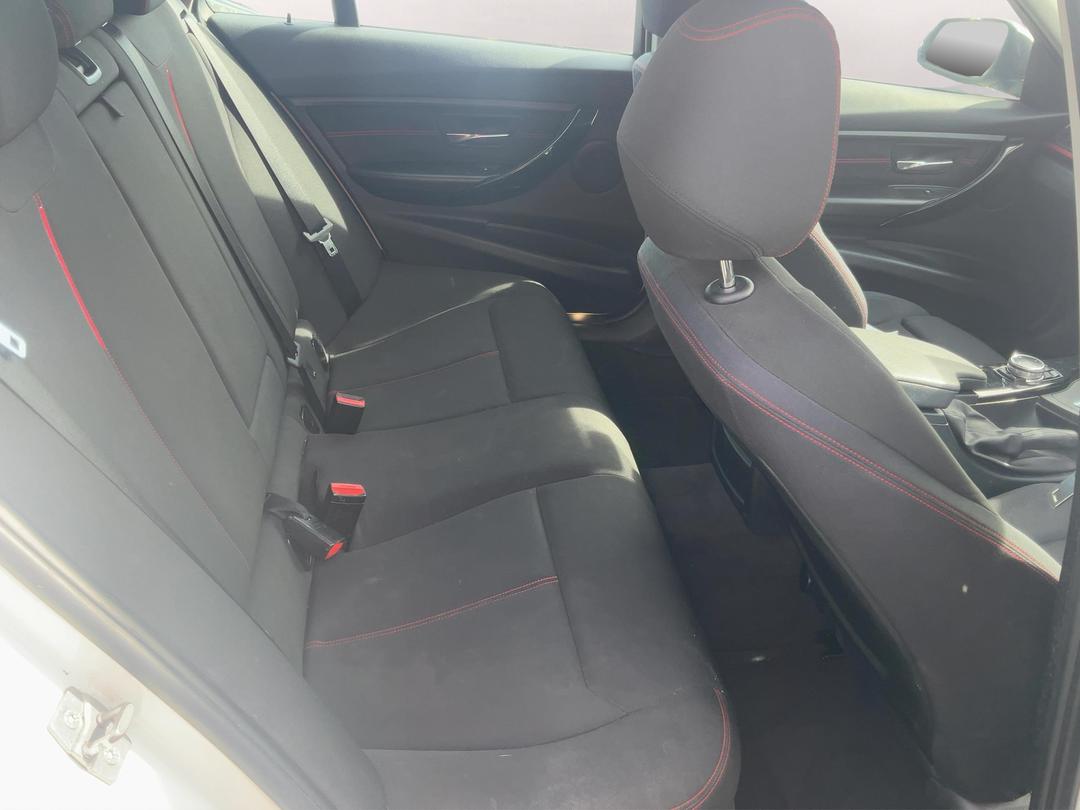 Photo '8' of BMW 3 Series 320I Photo '8' of BMW 3 Series 320I